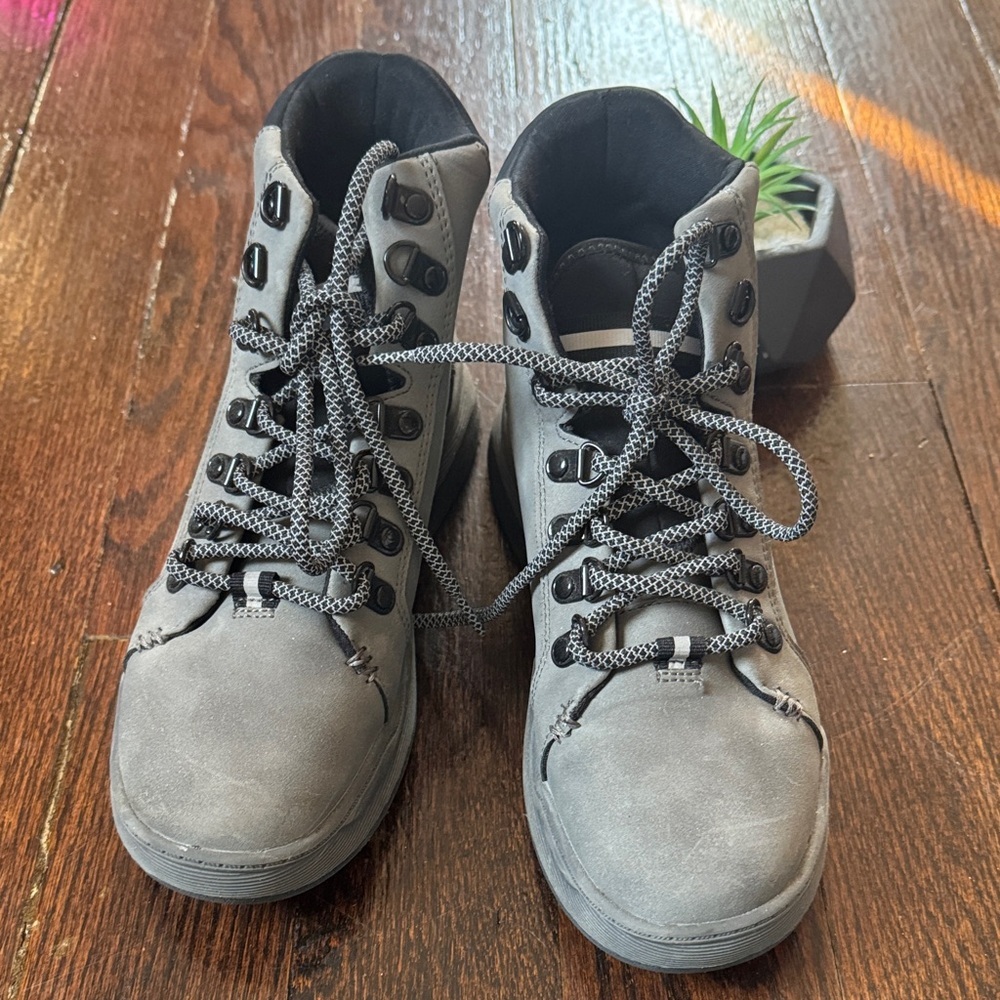 Rocket Dog Women's Crims Boots size 7